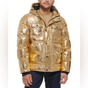 Levi’s Men’s Quilted Gold Metallic Warm Puffer Hooded Jacket Size Small NWT